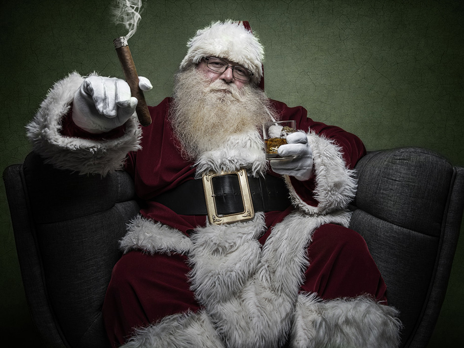 santa_kicking_back